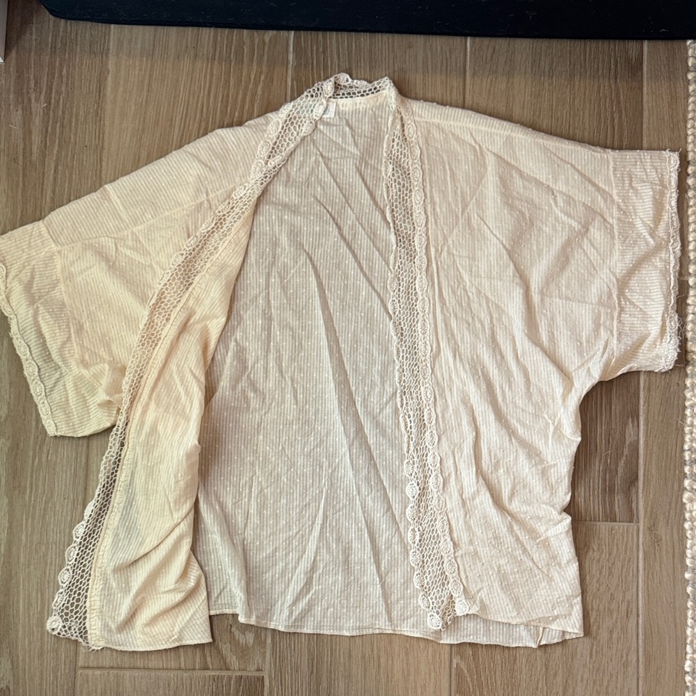 100% cotton beautiful Women's Cream Lace Trim Kimono
